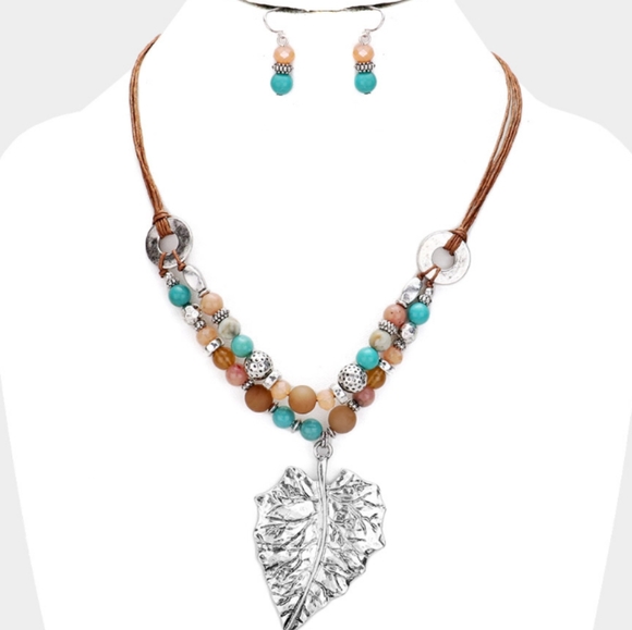 Necklace Set - Picture 1 of 1